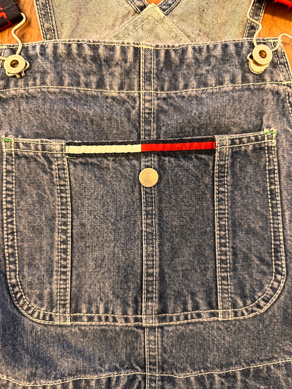 Tommy Hilfiger Y2K Blue Denim Shortalls with Red Branded Straps size medium - Picture 3 of 9